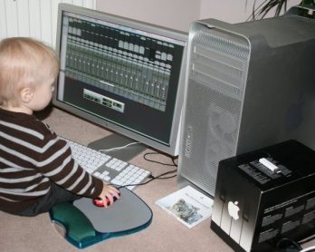 Five Good Reasons to Limit Children TV and Computer Time